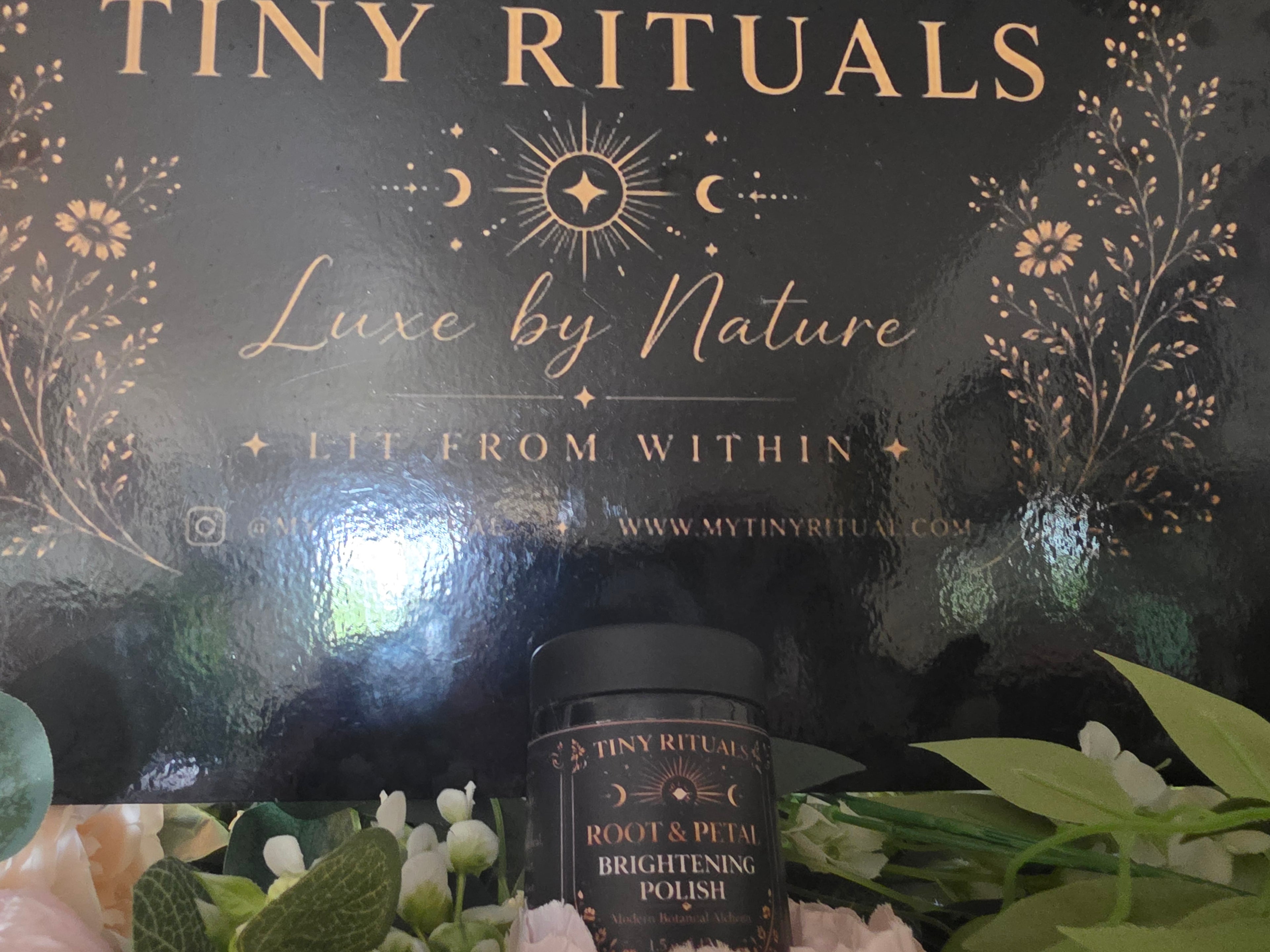 Root & Petal Brightening Polish