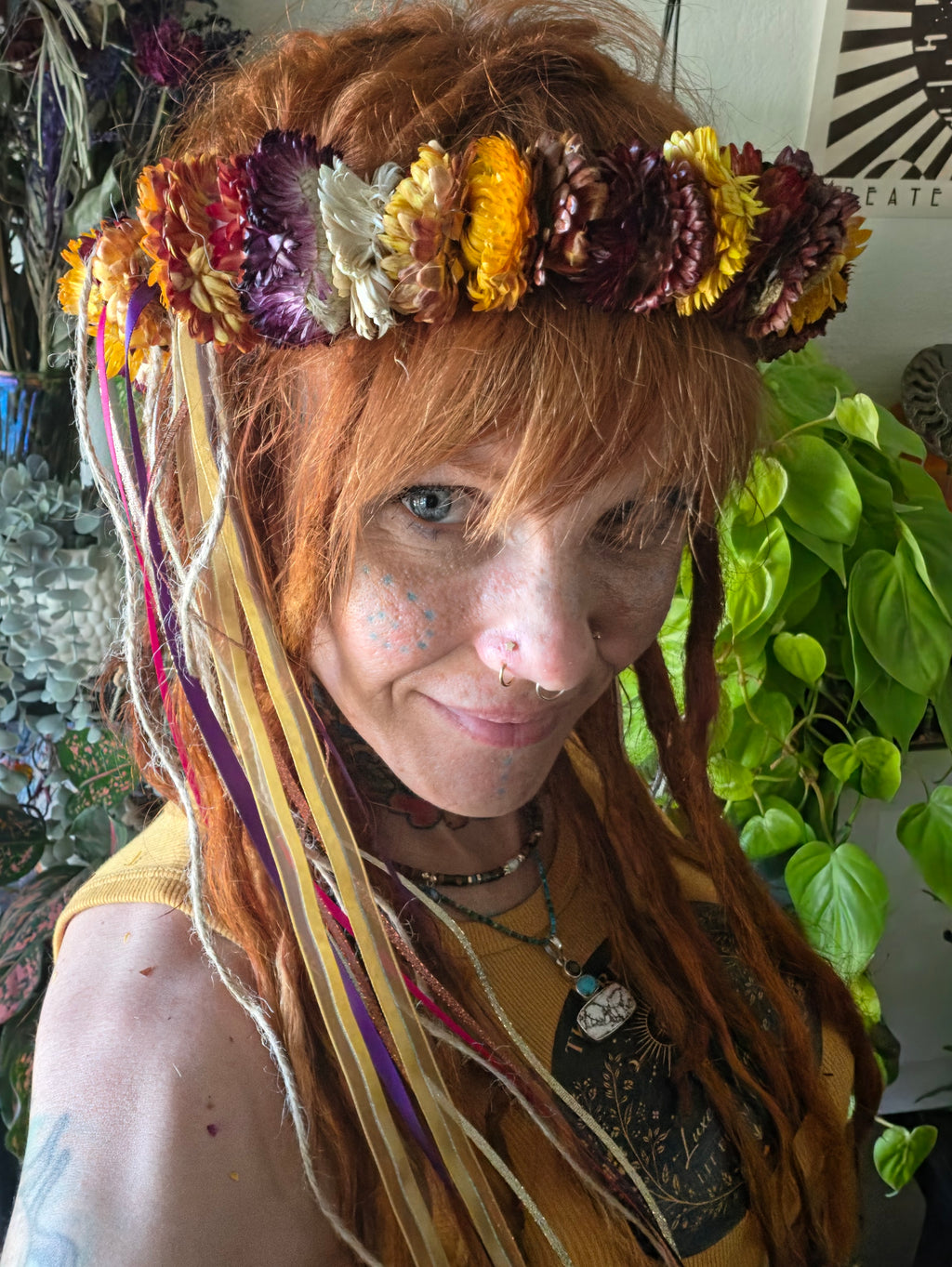 Dried Daisy Crown w/ ribbon